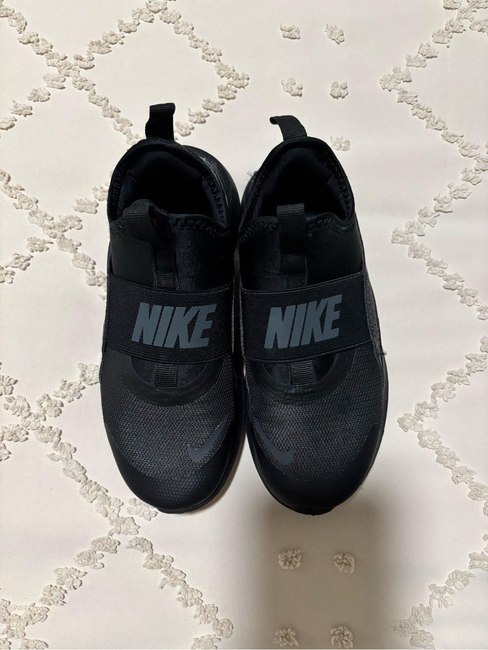 Nike Kids Black Slip-On Elastic Strap Sneakers